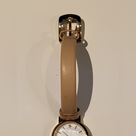 Kate Spade Tiny Metro Watch - Beige Leather Strap & Gold-Plated Metal - Picture 3 of 8